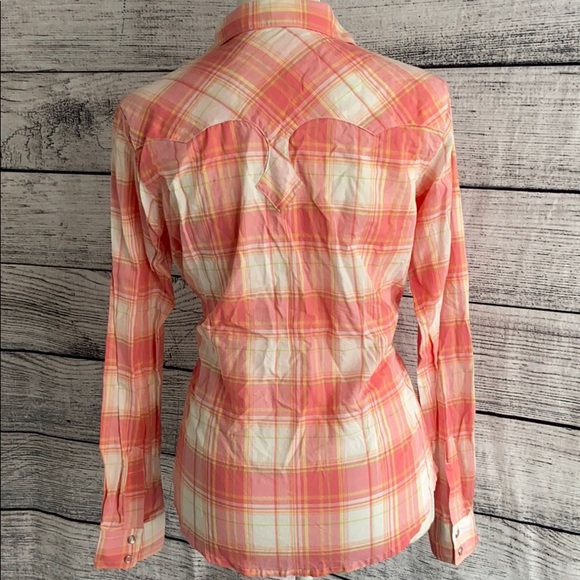 Wrangler Button up BOGO FREE - Picture 4 of 4